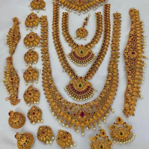 Magnificent jewellery set